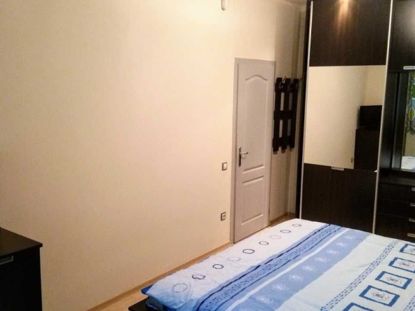Двустаен апартамент в София, Изток - 76 кв.м за 1974 €/кв.м - Снимка #1