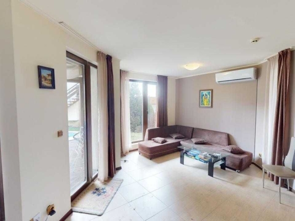 Къща в с. Кошарица, Област Бургас - 143 кв.м за 945 €/кв.м - Снимка #1