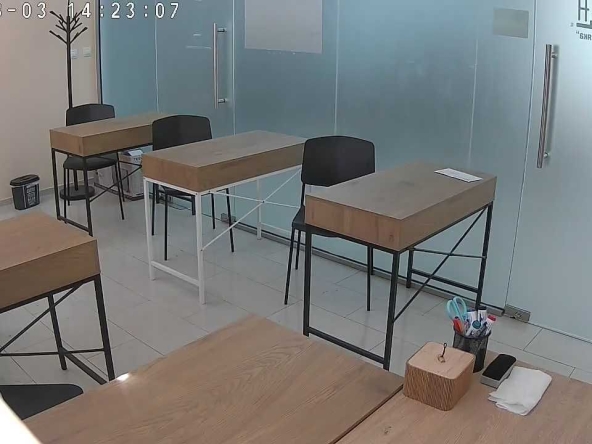 Дава се под наем Офис в Пловдив, Център - 30 кв.м за 100 € - Снимка #1