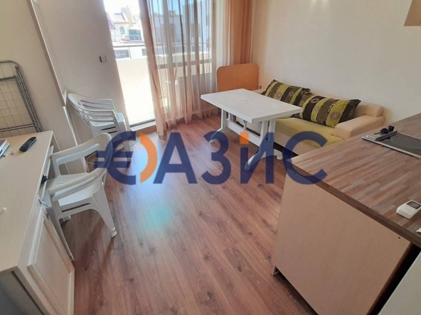 Двустаен апартамент в к.к. Слънчев бряг - 65 кв.м за 1039 €/кв.м - Снимка #1