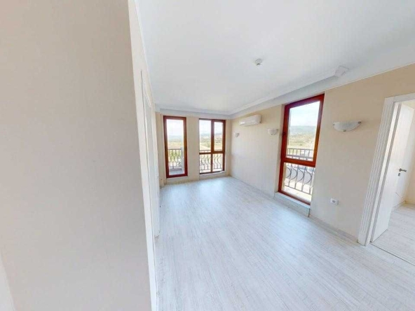 Тристаен апартамент в к.к. Слънчев бряг - 57 кв.м за 1402 €/кв.м - Снимка #1