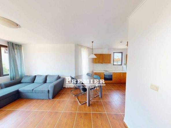 Тристаен апартамент в к.к. Слънчев бряг - 90000 кв.м за 1 €/кв.м - Снимка #1