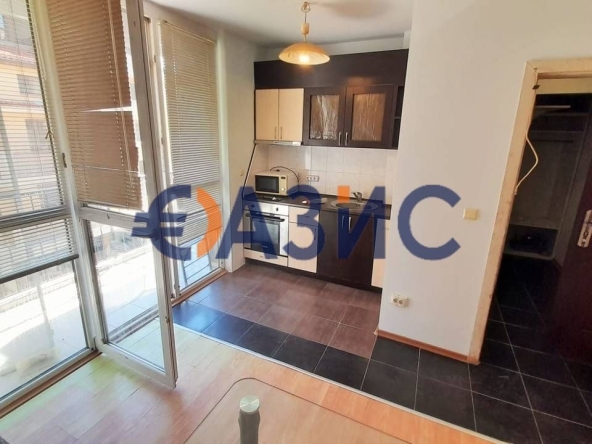 Двустаен апартамент в к.к. Слънчев бряг - 50 кв.м за 1210 €/кв.м - Снимка #1