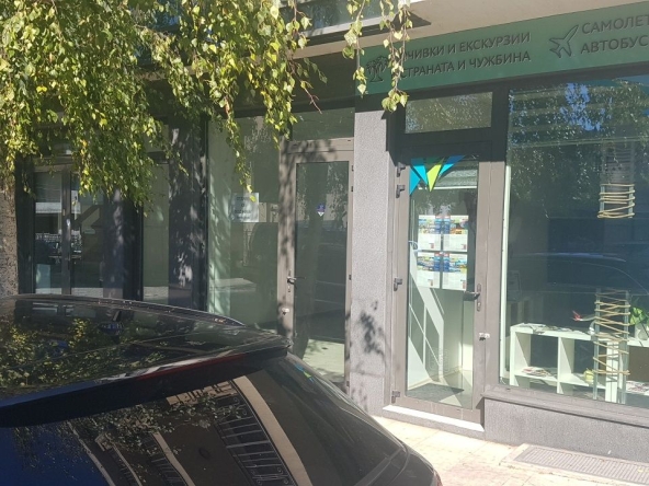 Дава се под наем Магазин в Сливен, Център - 60 кв.м за 600 € - Снимка #1