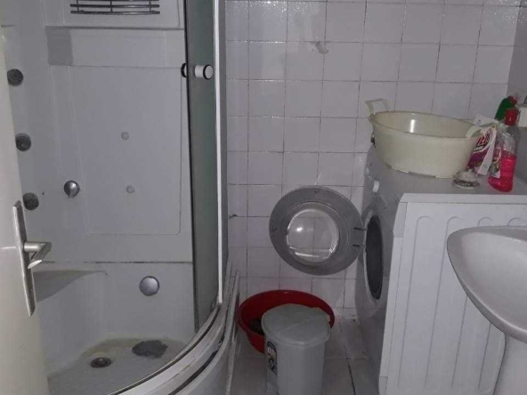 Дава се под наем Двустаен апартамент в Бургас, Лазур - 61 кв.м за 153 € - Снимка #1