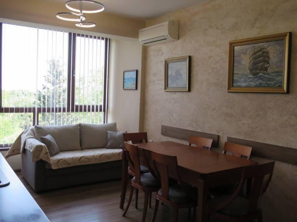 Дава се под наем Двустаен апартамент в Бургас, Лазур - 70 кв.м за 765 € - Снимка #1