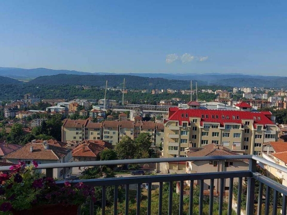 Дава се под наем Двустаен апартамент в Велико Търново, Акация - 55 кв.м за 255 € - Снимка #1