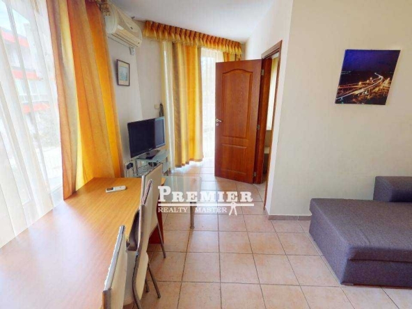 Тристаен апартамент в к.к. Слънчев бряг - 74 кв.м за 973 €/кв.м - Снимка #1