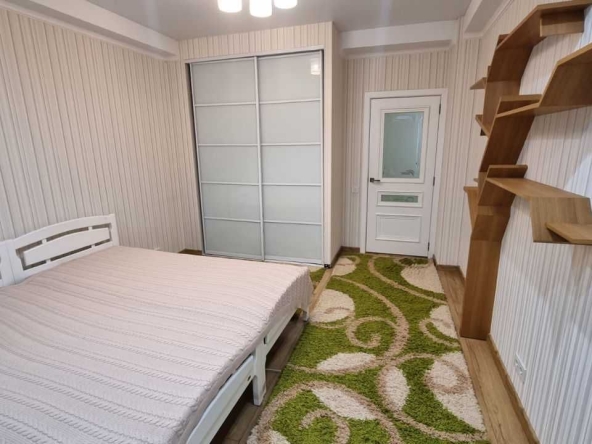 Дава се под наем Двустаен апартамент в София, Център - 76 кв.м за 450 € - Снимка #1