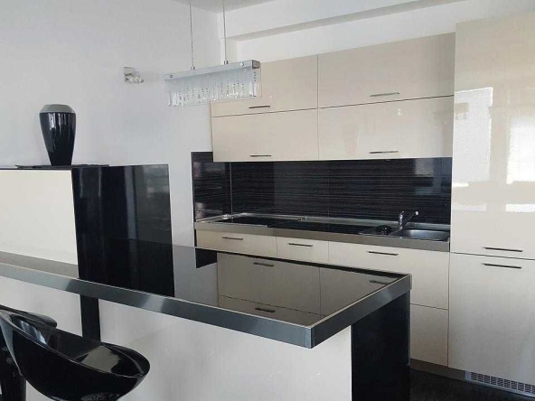 Дава се под наем Двустаен апартамент в Бургас, Лазур - 60 кв.м за 229.5 € - Снимка #1