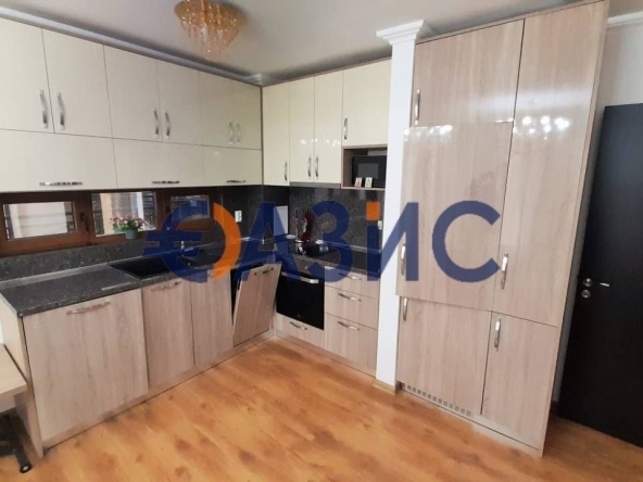 Тристаен апартамент в Свети Влас - 100 кв.м за 888 €/кв.м - Снимка #1