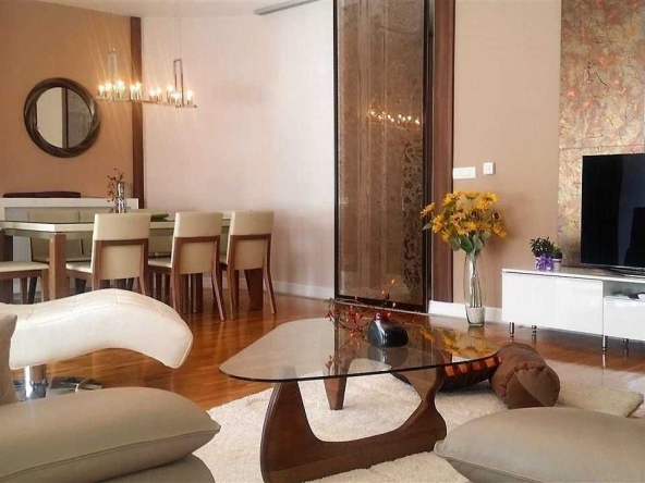 Дава се под наем Двустаен апартамент в Бургас, Възраждане - 61 кв.м за 219.3 € - Снимка #1