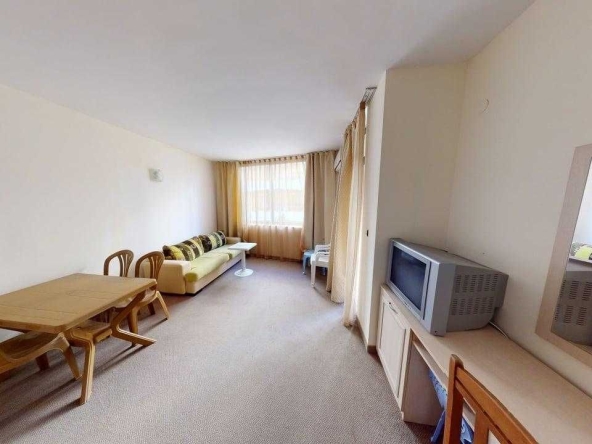 Двустаен апартамент в к.к. Слънчев бряг - 63 кв.м за 559 €/кв.м - Снимка #1