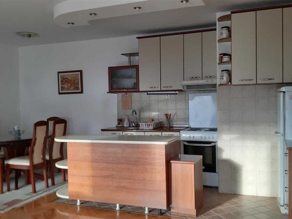Дава се под наем Двустаен апартамент в Пловдив, Западен - 67 кв.м за 357 € - Снимка #1