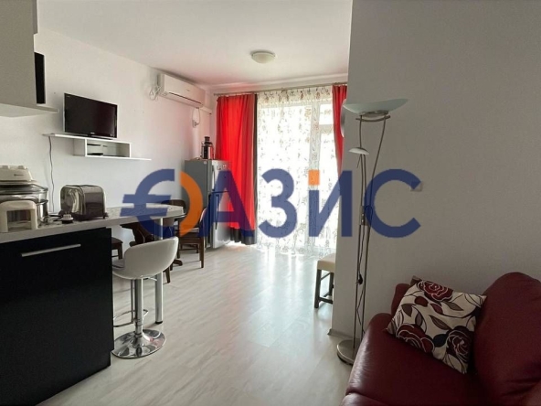 Тристаен апартамент в к.к. Слънчев бряг - 67 кв.м за 495 €/кв.м - Снимка #1