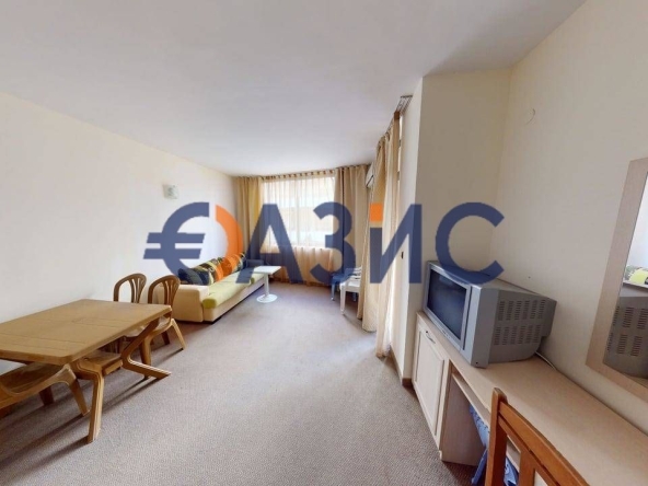 Двустаен апартамент в к.к. Слънчев бряг - 63 кв.м за 559 €/кв.м - Снимка #1