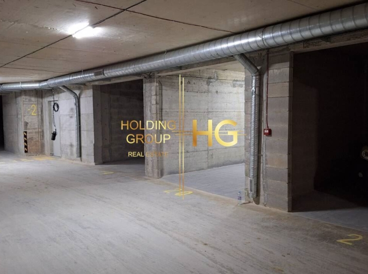 Гараж / Паркомясто в Варна, Кайсиева градина - 17 кв.м за 540 €/кв.м - Снимка #1