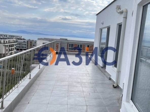 Четиристаен апартамент в Бургас, Център - 250 кв.м за 459 €/кв.м - Снимка #1