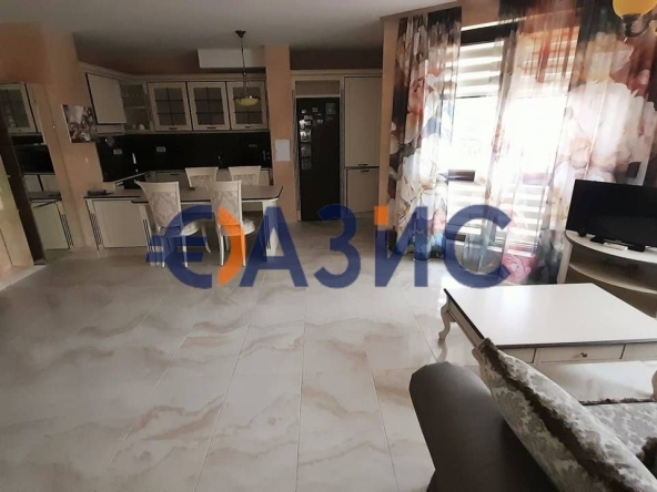 Многостаен апартамент в Свети Влас - 206 кв.м за 773 €/кв.м - Снимка #1