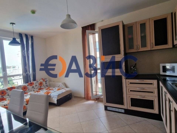 Двустаен апартамент в к.к. Слънчев бряг - 56 кв.м за 1375 €/кв.м - Снимка #1