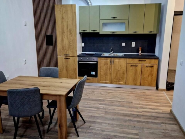 Дава се под наем Двустаен апартамент в Бургас, Изгрев - 63 кв.м за 612 € - Снимка #1