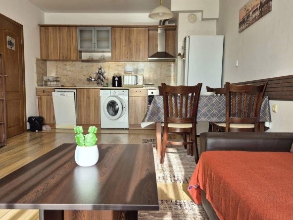 Дава се под наем Двустаен апартамент в Бургас, Лазур - 70 кв.м за 510 € - Снимка #1