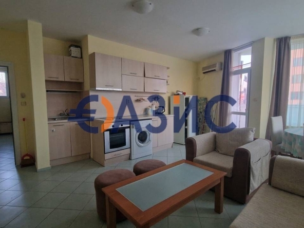 Тристаен апартамент в к.к. Слънчев бряг - 97 кв.м за 552 €/кв.м - Снимка #1