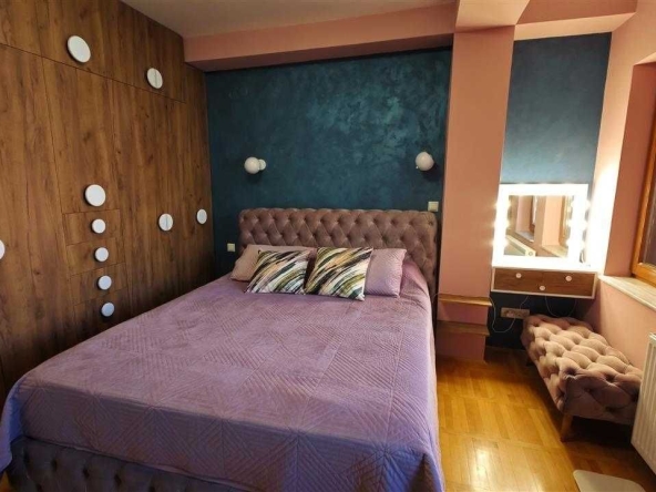 Дава се под наем Двустаен апартамент в Бургас, Славейков - 58 кв.м за 204 € - Снимка #1