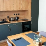 Дава се под наем Тристаен апартамент в Пловдив, Център - 80 кв.м за 548.25 € - Снимка #1