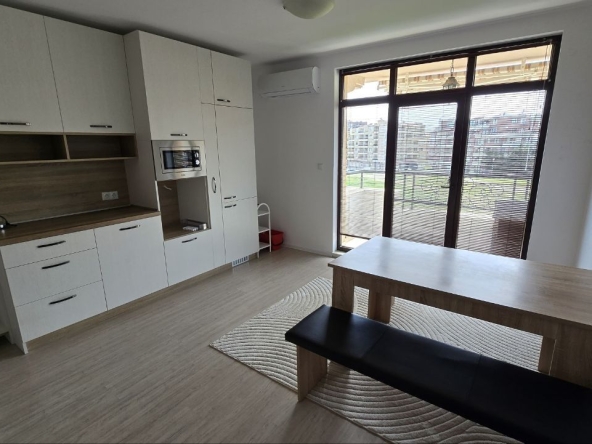 Дава се под наем Четиристаен апартамент в Поморие - 100 кв.м за 1495.83 € - Снимка #1