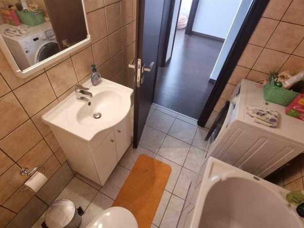 Дава се под наем Двустаен апартамент в Бургас, Лазур - 67 кв.м за 153 € - Снимка #1