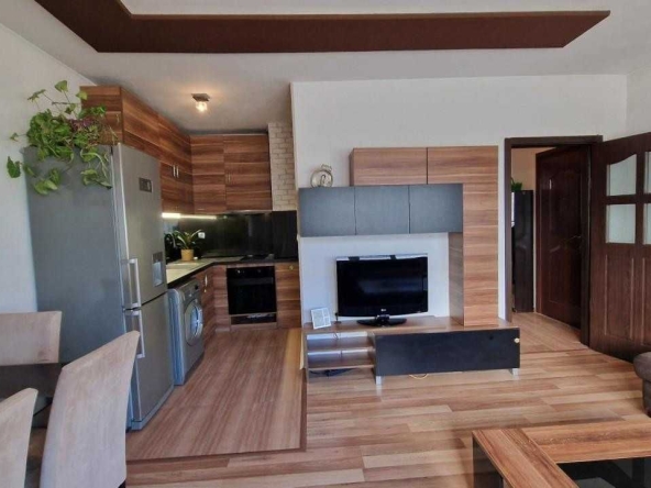 Дава се под наем Двустаен апартамент в Пловдив, Христо Смирненски - 60 кв.м за 375 € - Снимка #1