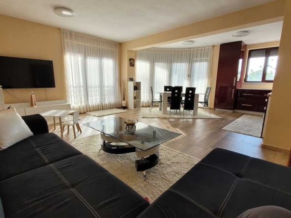 Тристаен апартамент в Пловдив, Център - 138 кв.м за 1196 €/кв.м - Снимка #1