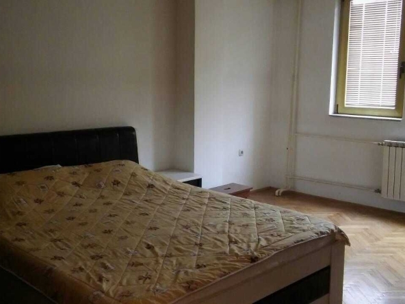 Дава се под наем Двустаен апартамент в Бургас, Изгрев - 63 кв.м за 153 € - Снимка #1