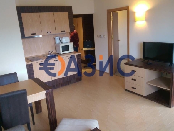 Двустаен апартамент в к.к. Слънчев бряг - 62 кв.м за 1226 €/кв.м - Снимка #1