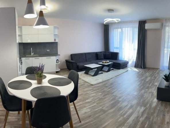 Дава се под наем Тристаен апартамент в Пловдив, Тракия - 100 кв.м за 548.25 € - Снимка #1