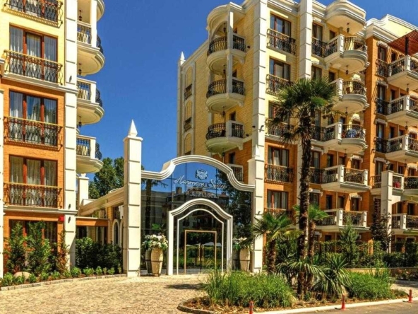 Дава се под наем Двустаен апартамент в к.к. Слънчев бряг - 50 кв.м за 350 € - Снимка #1