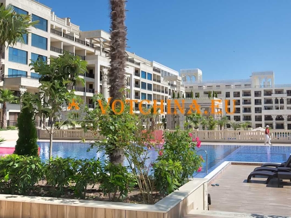 Двустаен апартамент в Варна, Център - 82 кв.м за 2401 €/кв.м - Снимка #1