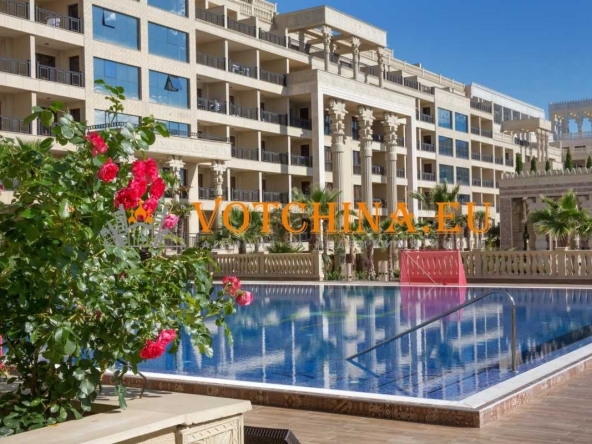 Двустаен апартамент в Варна, Център - 82 кв.м за 1708 €/кв.м - Снимка #1