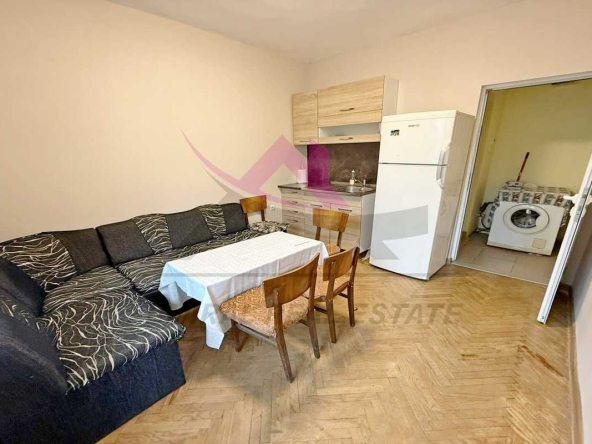 Дава се под наем Двустаен апартамент в Варна, Център - 42 кв.м за 320 € - Снимка #1