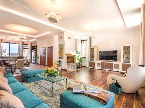 Дава се под наем Къща в София, Симеоново - 652 кв.м за 2295 € - Снимка #1