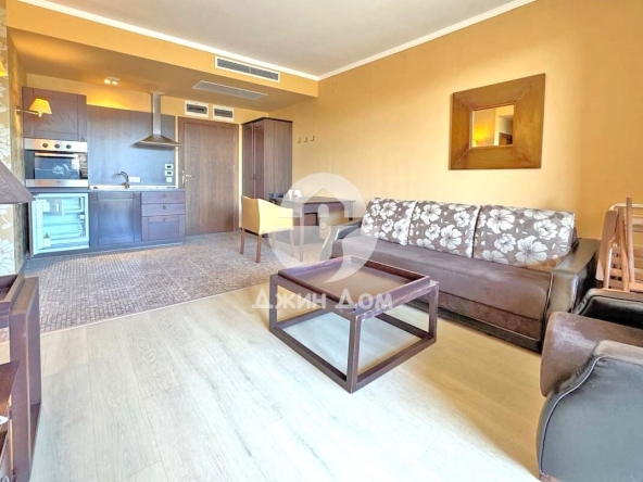 Двустаен апартамент в к.к. Слънчев бряг - 73 кв.м за 1274 €/кв.м - Снимка #1