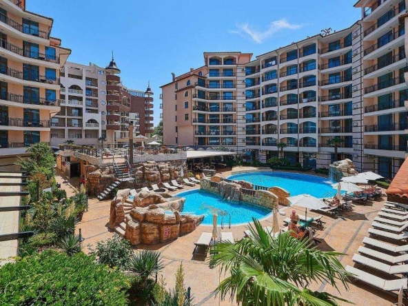 Дава се под наем Двустаен апартамент в к.к. Слънчев бряг - 52 кв.м за 290 € - Снимка #1