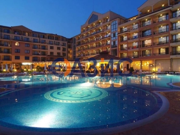 Тристаен апартамент в к.к. Слънчев бряг - 88 кв.м за 695 €/кв.м - Снимка #1