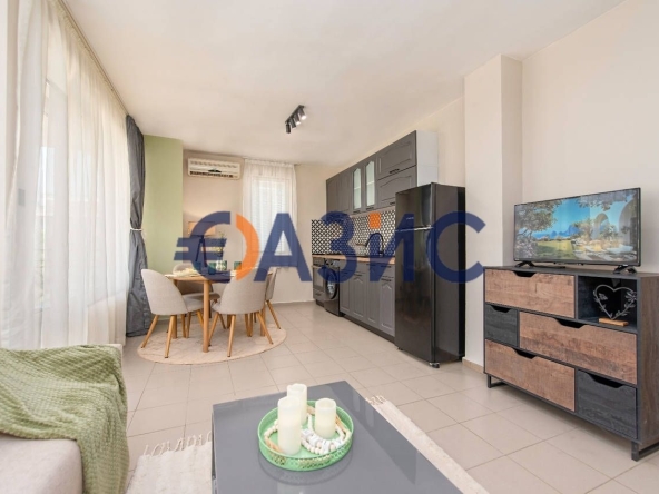 Тристаен апартамент в к.к. Слънчев бряг - 81 кв.м за 1210 €/кв.м - Снимка #1