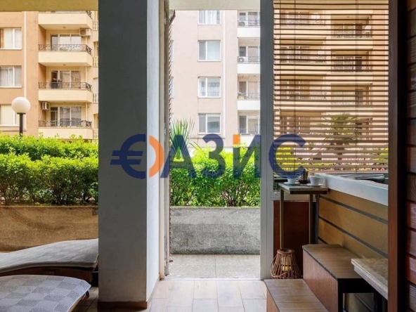 Многостаен апартамент в Бургас, Център - 50 кв.м за 2260 €/кв.м - Снимка #1