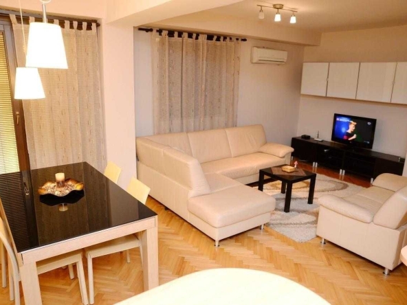 Дава се под наем Двустаен апартамент в Бургас, Зорница - 55 кв.м за 204 € - Снимка #1