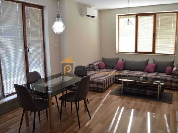 Дава се под наем Тристаен апартамент в Пловдив, Кючук Париж - 120 кв.м за 458.49 € - Снимка #1