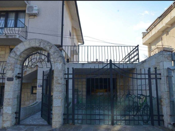 Хотел в Ахелой - 791 кв.м за 633 €/кв.м - Снимка #1