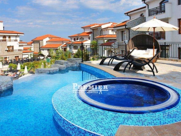 Тристаен апартамент в Ахелой - 88 кв.м за 790 €/кв.м - Снимка #1